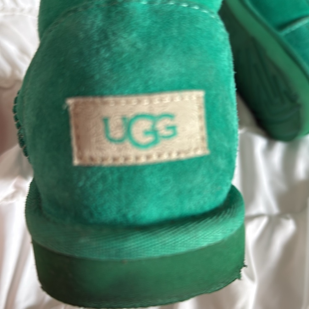 UGG Women’s green soft boots - Picture 2 of 4